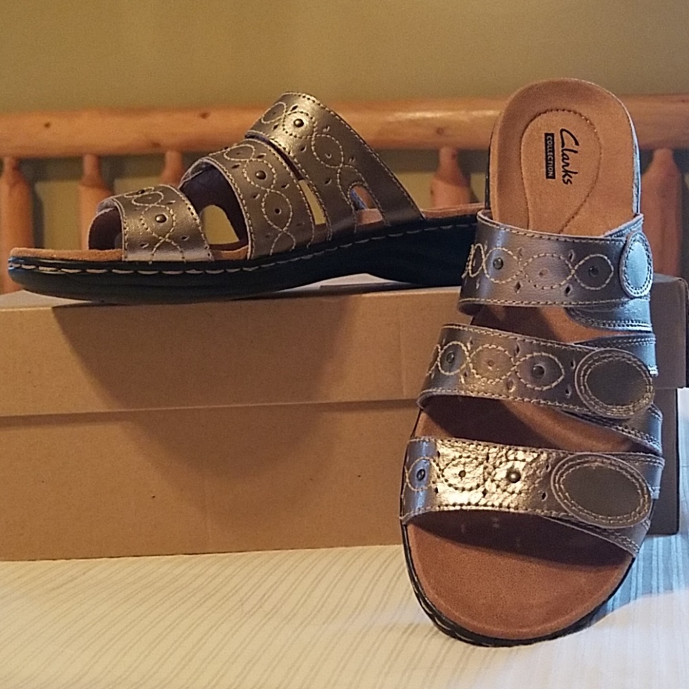 Clarks NWT Leisa Pewter Size 9🌞